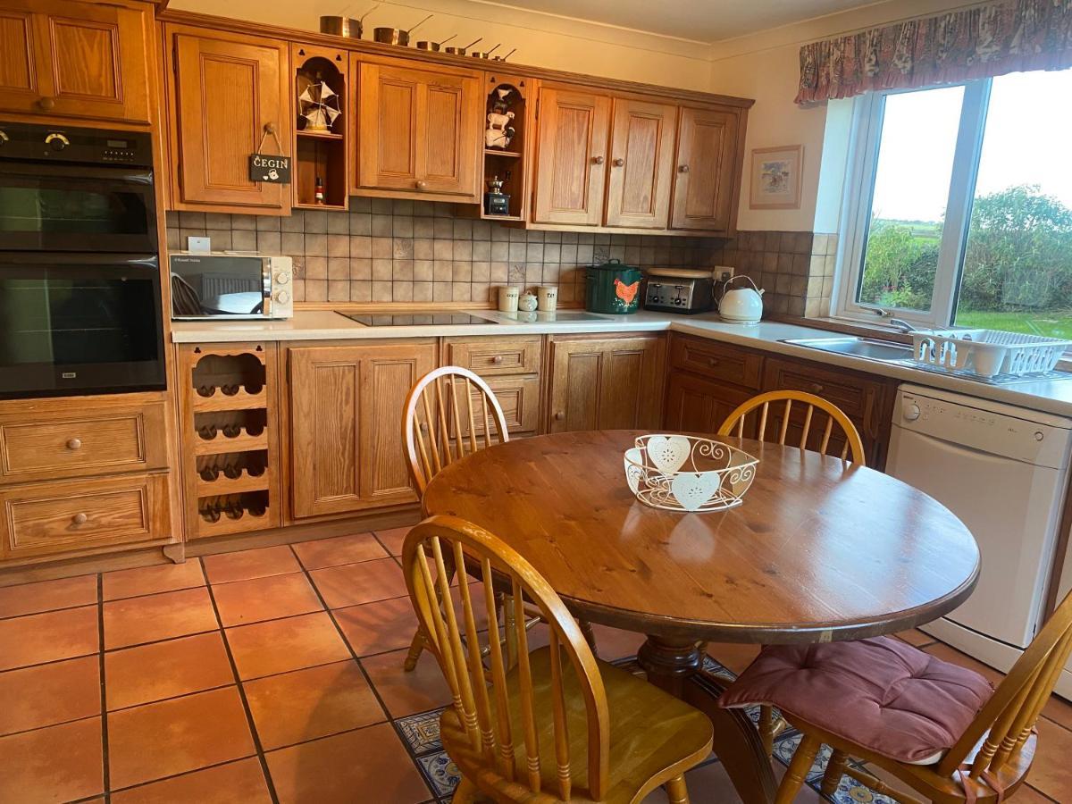 הוילה הוליהד Charming 2 Bed House Near Rhoscolyn Discounts For מראה חיצוני תמונה